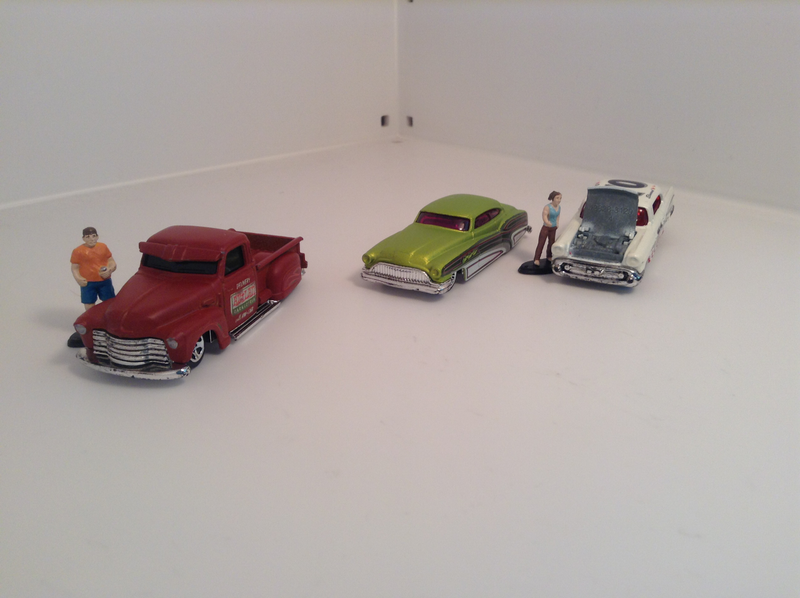 HW ‘50's cars. The car in the middle is a fantasy cast, but I put it here anyway.